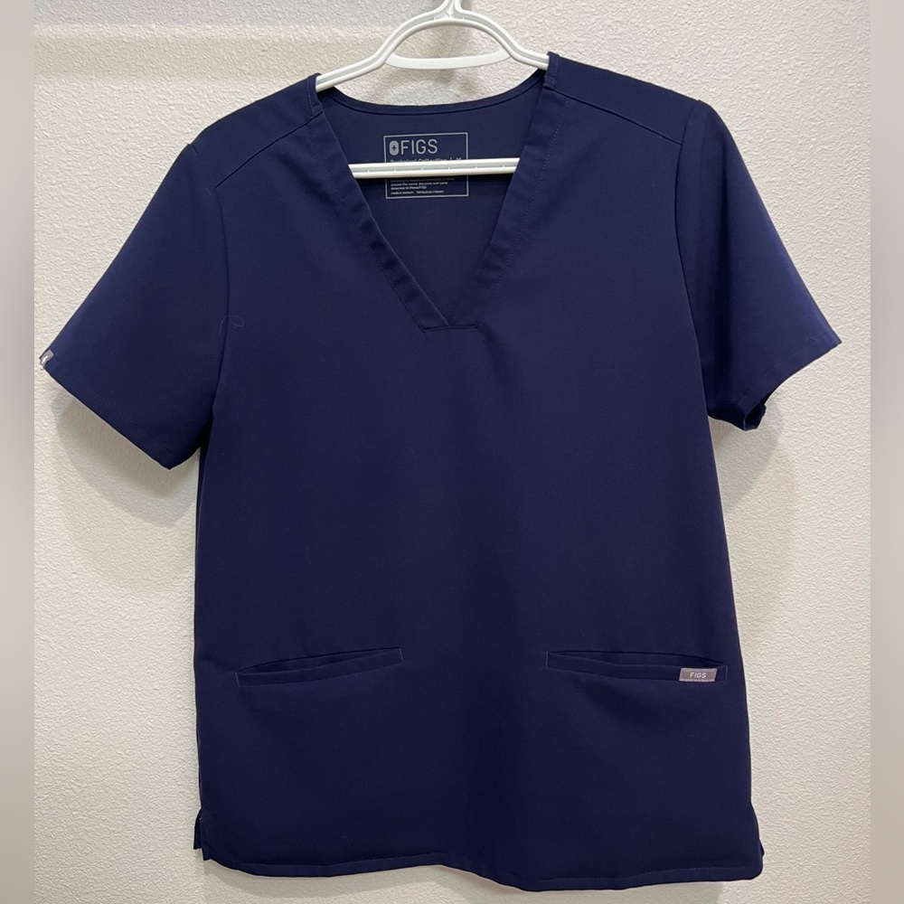 Figs Casma Three-Pocket Scrub Top - Navy, Size Medium